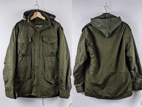 Check out this item in my Etsy shop https://www.etsy.com/listing/1077657326/vintage-military-jacket-m65-cold-weather Vintage Jacket Men, Vintage Outfit Inspiration, Vintage Military Jacket, M65 Jacket, M65 Field Jacket, 90s Jackets, Field Coat, 90s Jacket, Hooded Jacket Men