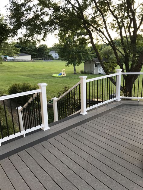 Backyard Patio Deck, Deck Pictures, Deck Colors, Wooden Deck, Patio Deck Designs, Cozy Backyard, Pergola Design, Deck Designs Backyard, Trex Deck