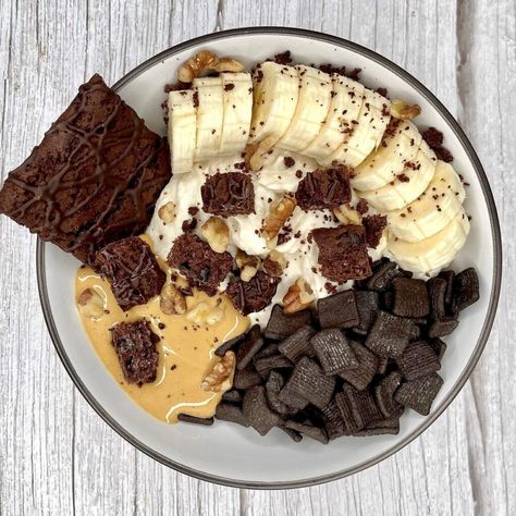 Greek Yogurt Ice Cream, Pretty Bowls, Crunchy Chocolate Chip Cookies, High Protein Yogurt, Protein Bowl, Yogurt Bowls, Keto Cereal, Protein Cereal, Butter Powder