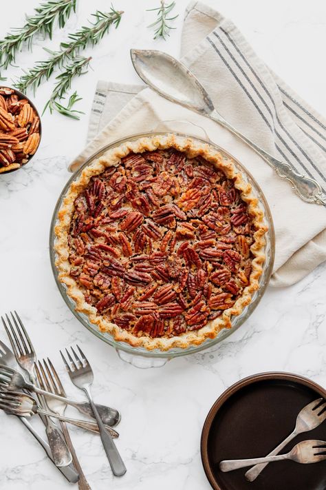 Lard Pie Crust, Bourbon Pecan Pie, Best Pecan Pie, Frozen Pie Crust, Maple Bourbon, Pie Filling Recipes, Frozen Pie, Good Pie, Pecan Pie Recipe