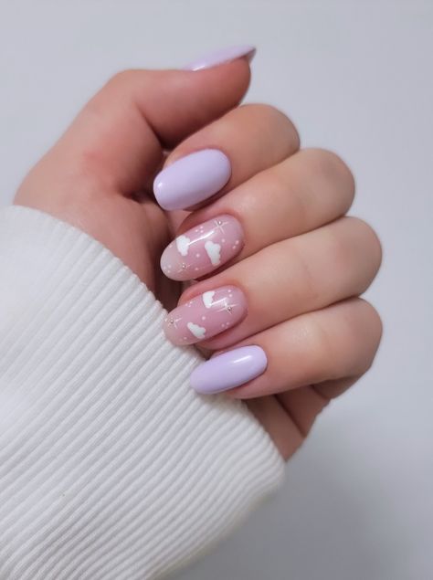 Nail art, clouds, stars, purple, pink, pastel colors, cute Wedding Nails Lavander, Pink Cloud Nail Art, Cute Nail Designs Pastel, Cute Nails Clouds, Short Nails Clouds, Short Nail Designs Lilac, Pastel Purple And Pink Nails, White Nails With Clouds, Light Purple Aesthetic Nails