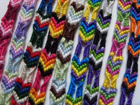 Broken Ladder Design Tutorial – Choose Friendship Ladder Friendship Bracelet, Adjustable Woven Friendship Bracelets For Crafting, How To Make Chinese Ladder Bracelet, Friendship Bracelet Starting Loop Tutorial, Cheap Multicolor Hand-wrapped Friendship Bracelets, Arrow Pattern, Butterfly Clips, Friendship Bracelets Designs, Diy Bracelets Easy