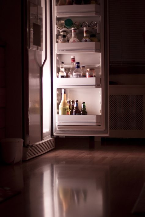 https://flic.kr/p/96YrYF | [035/365] - salad dressing and booze | 12/29/2010 - I swear, I have actual food in my fridge, just not on the door. Fridge Light Photography, Fridge Reference, Open Fridge, Fridge Photography, Fridge Door, Night Illustration, Small Fridges, Photography Classes, Ap Art