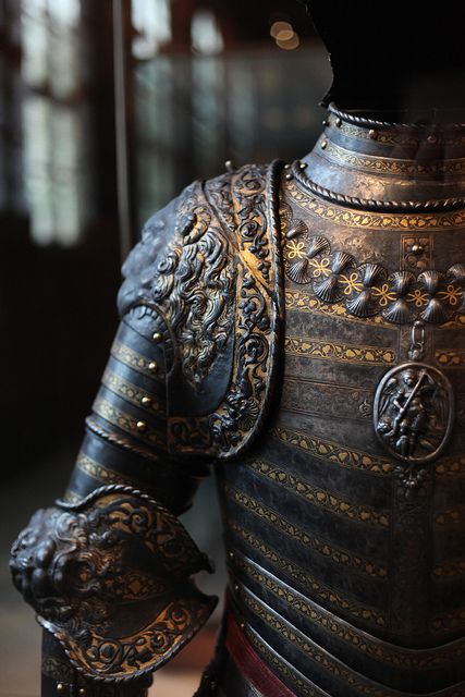 Armor in the army museum of Invalides in Paris, France by Jonathan Haider Ancient Armor, Historical Armor, Knight In Shining Armor, Knight Armor, Medieval Times, Arm Armor, Medieval Armor, Fantasy Armor, Body Armor