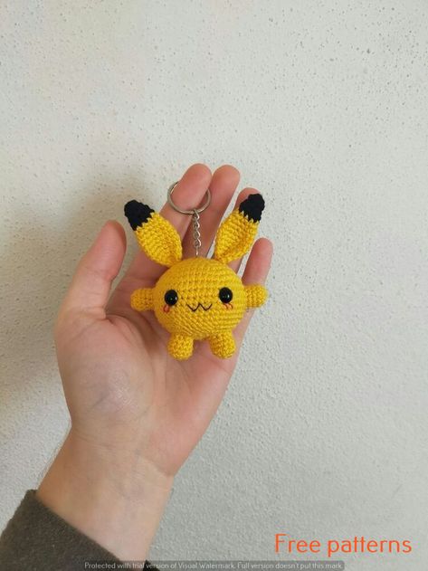 Crochet Pikachu, Pikachu Amigurumi, How To Make Keychains, Make Keychains, Small Crochet Gifts, Pikachu Crochet, Amigurumi Keychain, Diy Lace Ribbon Flowers, Easy Crochet Animals