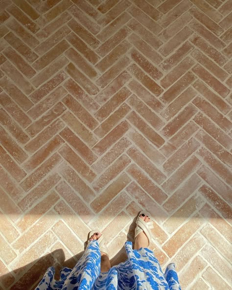 We had our heart set on these beautiful @ca_pietra_ terracotta tiles from the very beginning of the renovation. They work so beautifully… | India Hares ~ Our House Edit (@ourhouseedit) on Instagram Terracotta Floor Tiles Kitchen, Terracotta Tiles Outdoor, Terracotta Patio, Beach House Garden, Mudroom Flooring, Edit On Instagram, Terracotta Floor, Green Flooring, Flooring Inspiration