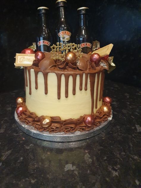 Baileys Cake Decoration, Baileys Cake, Melon Cake, Chocolate Drip Cake, Cupcake Bouquet, Chocolate Drip, Creative Birthday, 16 Birthday, Drip Cake