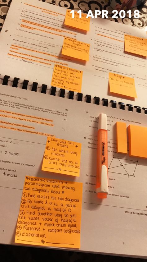 How To Use Post It Notes To Study, Study Aesthetic Orange, Orange Study Aesthetic, Post Its Aesthetic, Post It Aesthetic, Post It Notes Aesthetic, Studyblr Notes, Time Motivation, Books School