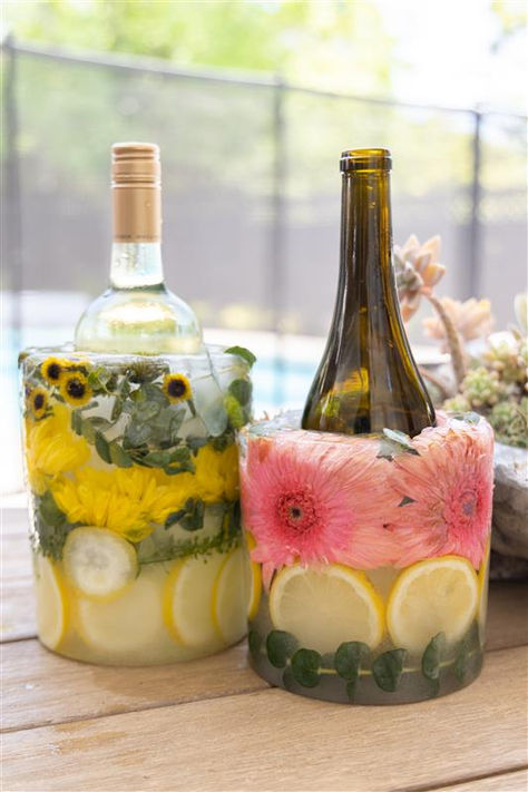 DIY Wine Chiller Wine Chiller Ideas, Diy Wine Decor, Diy Ice Bucket, September Flower, Engagement Brunch, Apple Birthday, Confirmation Party, Best Party Food, Reception Food