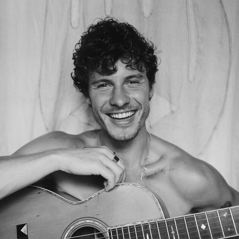 Shawn Mendes Smiling, Shawn Mendes Music, Artist Manager, Shawn Mendes Songs, Song Covers, Julia Michaels, Call My Friend, James Arthur, Alessia Cara