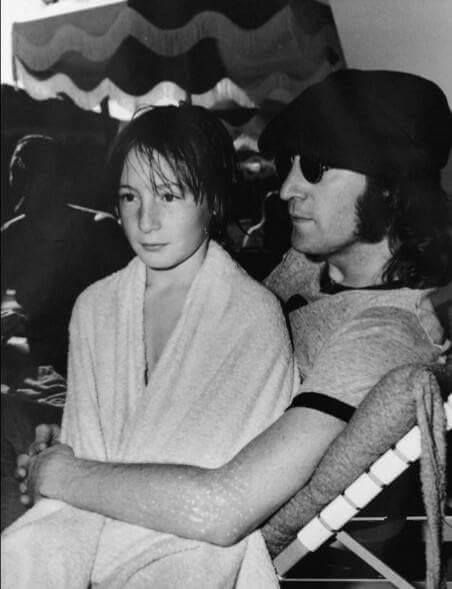 John and Julian Lennon John Lennon Photos, May Pang, Beatles Kids, Cynthia Lennon, The Lost Weekend, John Lemon, John Lennon And Yoko, Julian Lennon, Imagine John Lennon