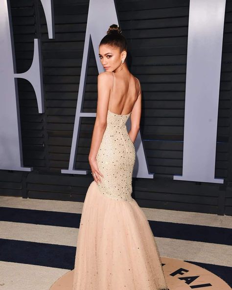 Zendaya Oscars, Zendaya Maree Stoermer Coleman, Zendaya Style, Winter Formal Dresses, Red Carpets, Zendaya Coleman, Prom Looks, Winter Formal, Vanity Fair Oscar Party