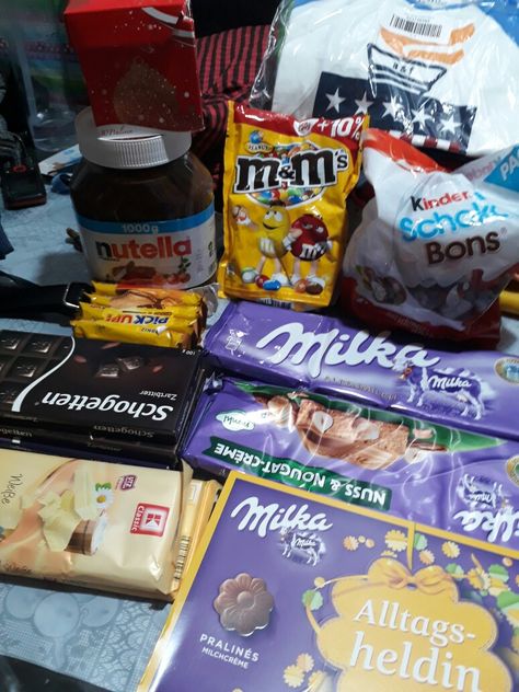 Chocolates from Germany 😍 Germany Chocolate, German Snacks, Pop Tarts, Nutella, Chocolates, Tart, Gum, Snack Recipes, Germany