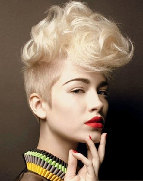 mohawk fine hair Mohawk Hairstyles For Women, Short Mohawk, Braided Mohawk Hairstyles, Mohawk Haircut, Mohawk Hairstyles, Short Hair Trends, Hair Magazine, Short Blonde, Quick Hairstyles