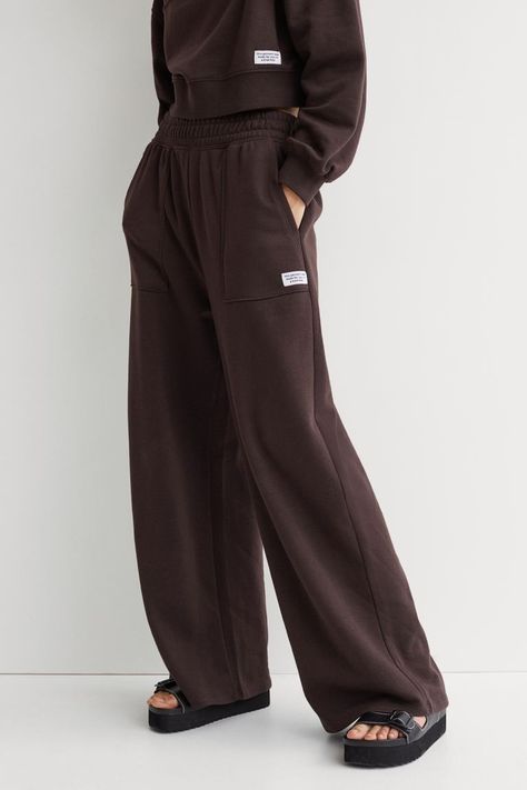 Wide Leg Joggers Outfit, Wide Joggers, Brown Sweatpants, Wide Leg Joggers, Joggers Outfit, Wide Leg Sweatpants, Sweatshirt Fabric, Trending Now, Fashion Company