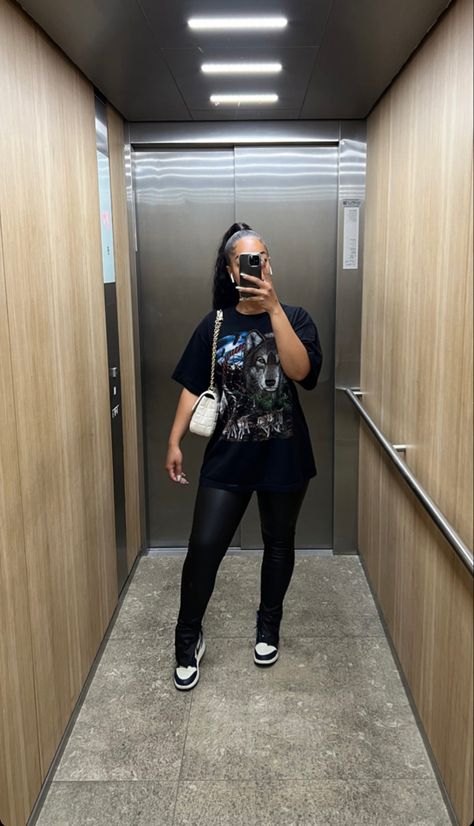 T Shirts And Leggings Outfit, Outfit Ideas Black Women Sneakers, Billards Outfit Ideas, Night Airport Outfit, Outfit With Sneakers Black Women, Casual Bar Outfits Night Sneakers, All Black Balenciaga Sneakers Outfit, Oversized Tshirt Outfit Baddie, Nba Game Outfit Black Woman