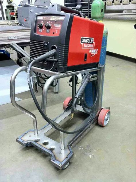 Officine In Garage, Welding Certification, Shielded Metal Arc Welding, Porte In Ferro, Welding Training, Man Cave Building, Welding Jobs, Welding Cart, Metal Fab