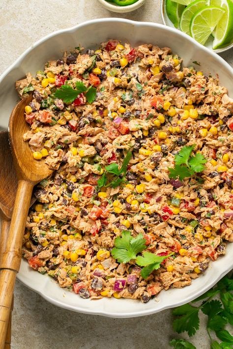 This easy, high-protein Mexican tuna salad is filled with black beans, veggies, cilantro, lime juice, spices, and Greek yogurt/mayo! Mexican Tuna Salad Recipe, Greek Yogurt Mayo, Cold Dinner Ideas, Mexican Tuna Salad, Mexican Tuna, Canned Fish Recipes, Hot Weather Meals, Salad Gluten Free, Gluten Free Easy