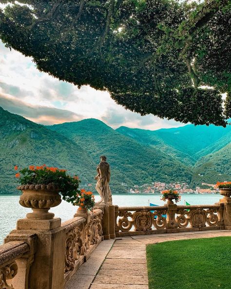 Sarah on Instagram: “One of the highlights of our visit to Lake Como was visiting the gorgeous gardens of Villa del Balbianello. The property was originally a…” Lake Como Villa Balbianello, Villa De Balbianello, Lake Como Photography, Lake Como Gardens, Italy Lake Como, Lake Como Painting, Villa Balbianello, Villa Del Balbianello, Villa Del Balbianello Wedding