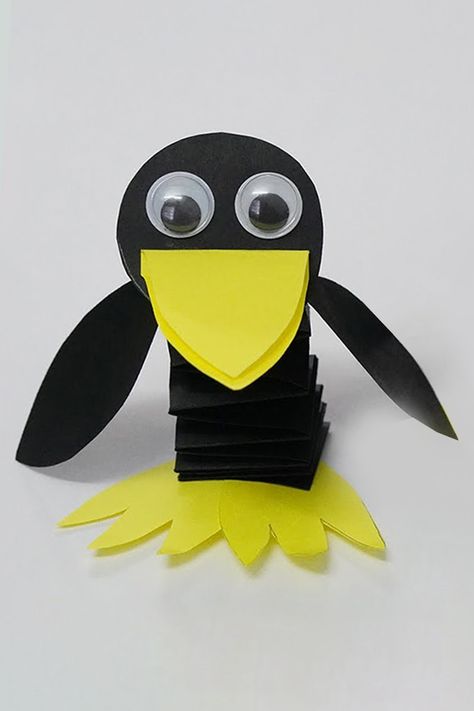 How to make Paper Crow making tutorial - paper Bird Ideas - DIY paper Crafts - Moving Paper Crow Ideas. #Crow #Bird #DIY Bird Craft Ideas, Crow Ideas, Diy Paper Bird, Paper Birds Diy, Bird Paper Craft, Craft Bird, Paper Toys Diy, Bird Diy, Bird Craft