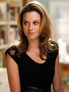 nice short hair Hilarie Burton White Collar, Hillary Burton, Sara Ellis, Hilarie Burton, Peyton Sawyer, Tree Hill, One Tree Hill, Good Girl, One Tree