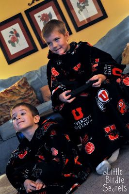 Snuggie Pattern, Homemade Christmas Gift, Handmade Kids Clothes, Homemade Holiday Gifts, Presents For Boys, Christmas Gifts For Boys, Gift For Boys, Handmade Christmas Gifts, Birthday Gifts For Boys