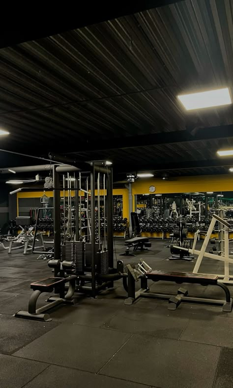 Gym Machines Aesthetic, Gym Aesthetic Background, Gold Gym Aesthetic, Golds Gym Aesthetic, Gym Cover Photos, Gym Background Aesthetic, Gym Aesthetic Weights, Gym Equipment Aesthetic, Aesthetic Wallpaper Gym