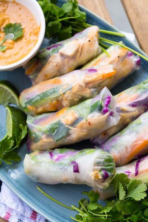 Spicy Spring Rolls, Chicken Spring Roll Recipe, Fresh Spring Rolls Recipe, Healthy Rolls, Chicken Spring Roll, Healthy Spring Rolls, Spicy Asian Chicken, Spring Rolls Recipe, Vegan Spring Rolls