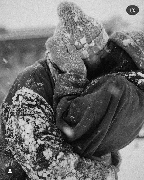 Winter Couple Pictures, Couple Photography Winter, Snow Engagement Photos, Snow Couple, Snow Photoshoot, Snow Pictures, Winter Photoshoot, Winter Engagement Photos, Winter Photo