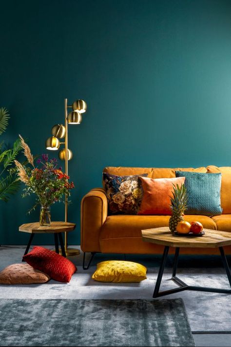 Colorful Home Interiors To Inspire You Endlessly. #interiordesign #interiors Living Room Color Schemes, Green Walls, Room Color Schemes, Living Room Green, Blue Living Room, Green Rooms, Living Room Inspo, New Living Room, Blue Walls