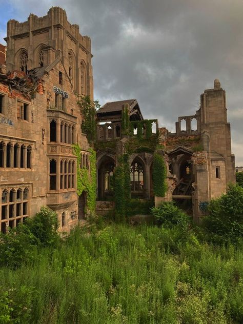 15 Abandoned Places That Are Left With Nothing but Distant Memories Abandoned Amusement Park, Gary Indiana, Abandoned Cities, Abandoned Church, Abandoned Mansion, Arctic Circle, Broken Glass, Ghost Towns, Abandoned Houses