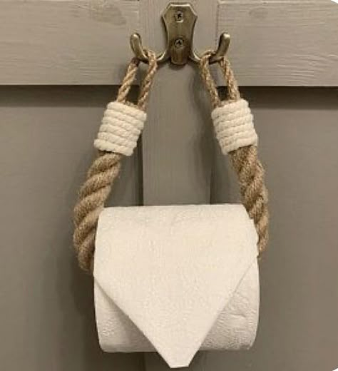 Diy Rope Design, Nautical Bathroom Decor, Rope Decor, Diy Toilet, Nautical Bathrooms, Rope Crafts, Toilet Roll Holder, Diy Home Crafts, Towel Holder