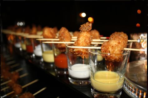 Chicken nugget shooter bar Chicken Nugget Bar, Wedding Chicken, Chicken Finger, Party Food Bars, Winter Wedding Planning, Wedding Planning Apps, Wedding Food Drink, Brides Cake, Couple Wedding Shower