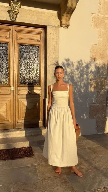 ☼ Danielle Copperman Sersoub ☾ on Instagram: "Archives from summer (and inspo for Spring brides)🥹" White European Outfit, European Summer Dress Aesthetic, Romantic Summer Aesthetic, Casual Bridal Outfit, Spring Dressy Outfits, Warm Summer Outfits, Summer Dress 2024, Outfit For Italy, Summer Dresses 2024