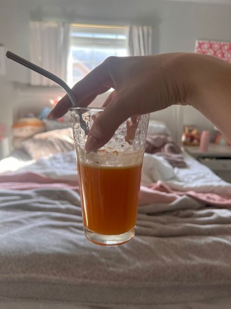 juice, healthy breakfast, carrots beet ginger and apple juice, fresh start, healthy food, smoothie Carrot Juice Aesthetic, Juice Aesthetic Fruit, Apple Juice Aesthetic, Fruit Juice Aesthetic, Breakfast Carrots, January Goals, Juice Aesthetic, Juice Healthy, Morning Juice