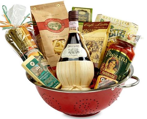 25 Italian Wine Gift Baskets For A Taste of Italy At Home Italian Pasta Gift Basket Ideas, Taste Of Italy Gift Basket, Italy Themed Gift Basket, Italian Theme Gift Basket Ideas, Italian Gift Basket Ideas Diy, Italian Themed Gift Basket, Spaghetti Gift Basket Ideas, Pasta Basket Ideas, Italian Basket Gift Ideas