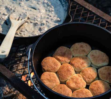 Campfire Biscuits, Dutch Oven Recipes Cast Iron, Grandma Kitchen, Sausage Gravy And Biscuits, Cooking Oatmeal, How To Make Biscuits, Dutch Oven Cooking, Dutch Oven Recipes, Around The Campfire