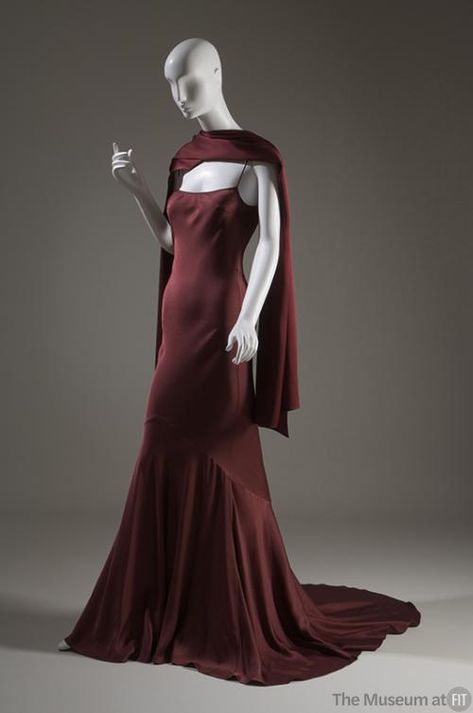 Retro Evening Dresses, John Galliano 2007, Planned Outfits, Vintage Evening Dresses, Vintage Evening Dress, Dress Stole, That Dress, Iconic Dresses, Prom Dress Inspiration