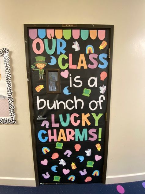 Classroom St Patricks Day Decorations, St Patrick's Day Classroom Door, Saint Patricks Day Bulletin Board Ideas, St Patrick's Day Board Ideas, Lucky Charms Decorations, March Preschool Door Ideas, St Patricks Day Classroom Decorations, March Bulletin Board Ideas For Work, St Patricks Day Door Decoration