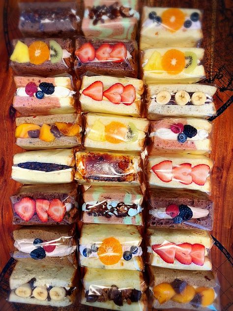 Japanese Fruit Sandwiches, Japanese Fruit Sandwich, Strawberry Sando, Fruit Sando, Fruit Sandwiches, Japanese Sandwich, Japanese Fruit, Sweet Sushi, Fruit Sandwich