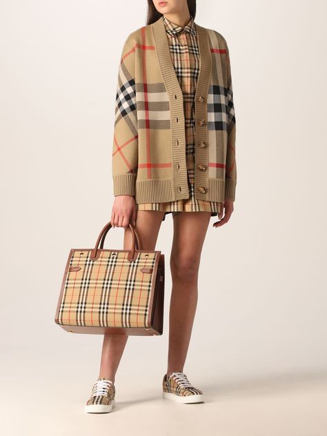 Burberry Shirt Outfit Women, Burberry Shirt Outfit, Burberry Skirt Outfit, Burberry Aesthetic, Burberry Skirt, Burberry Print, Burberry Shirt, Tracksuit Outfit, Burberry Outfit