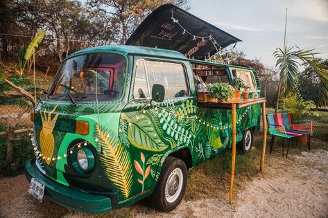 Troncones, Mexico - Amor Tropical Cocktail Bar - VW Bar Tiki Camper, Vw Bus Bar, Rv Exterior Paint, Troncones Mexico, Travel Portfolio, Foodtrucks Ideas, Coffee Food Truck, Food Bike, Vans Painted