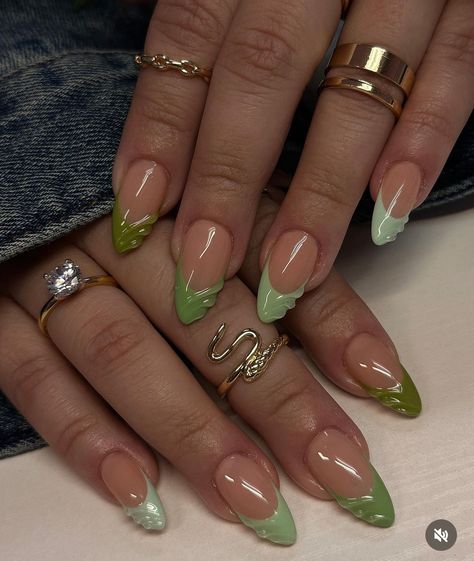 Wedding Nails For Green Dress, Green Nail Inspo Almond, Nail Art Funky, Nail Aesthetic, Nail Appointment, Summery Nails, Casual Nails, Classy Acrylic Nails, Really Cute Nails