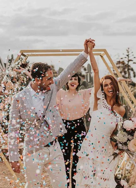 21 Lovely confetti wedding photo on wedding day, confetti wedding pictures #weddingideas #wedding #photo #brideandgroom #confetti Confetti Wedding Photo, Grazing Platter, Wedding Photo List, Confetti Photos, Confetti Wedding, Wedding Exits, Wedding Photography Styles, Eco Friendly Wedding, Grace Loves Lace