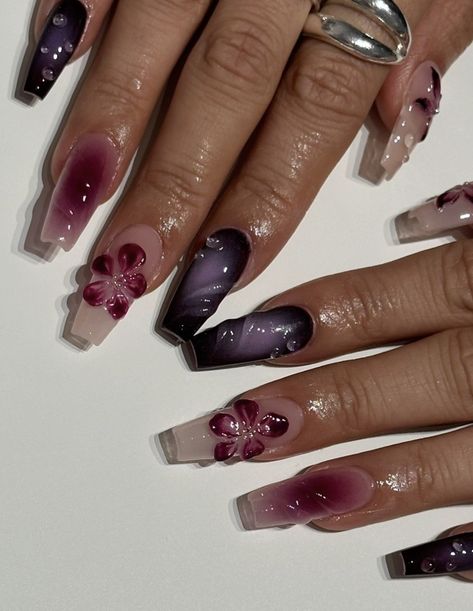 Burgundy Flowers, Flower Nail Art, Flower Nails, Coffin Nails, Makeup Nails, Nail Inspo, Acrylic Nails, Nails, Flowers