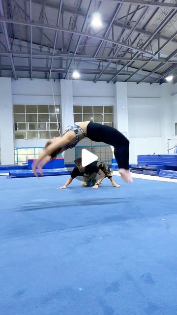 Alex Destreza 🔥 on Instagram: "How to do Back Handspring or Flik Flak 🔥  #backhandspring #gymnastics #acrobatics #olympics #tutorial" How To Do A Back Handspring, 2 Person Stunts, Gymnastics Drills, Back Handspring, Acrobatic Gymnastics, Exercise Tips, Drills, Gymnastics, Fitness Tips