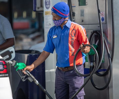 The current fuel price situation is, quite simply, a disgrace. But these economic experts have identified one surprise upside to it all. News South Africa, Kaizer Chiefs, Positive News, Sports Website, Fuel Prices, Car Fuel, North Park, Fuel Efficient, Fuel