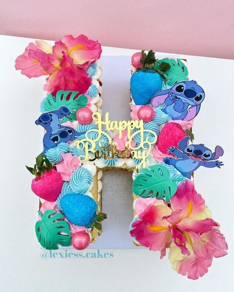 Lilo And Stitch Number Cake, Stitch Birthday Party Ideas Cake, Stich Birthday Cake Girl, Stitch Number Cake, Lilo And Stitch Cake Ideas, Stitch Birthday Cake, Stitch Bday, Lilo And Stitch Cake, Stitch Party