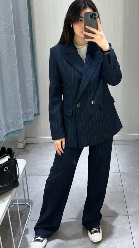 Blue Suit For Women Classy, Stylish Business Outfits, Fire Outfits, Blazer Blu, Minimalistic Outfits, Muslimah Outfit, Outfit Classic, Casual Fashion Trends, Blazer Outfits For Women