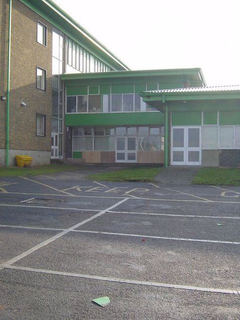 Just before demolition....Harold Hill Grammar School in the early 2000s. Exit from cloak room to boys' playground, library above, main classroom block to left. A science lab on right...this was our UV1 form room. Abandon School Aesthetic, Early 2000s School Aesthetic, Early 2000s Elementary School, Early 2000s Classroom, Early 2000s High School, 2000s School Aesthetic, 2000s Classroom, Early 2000s School, Liminal School